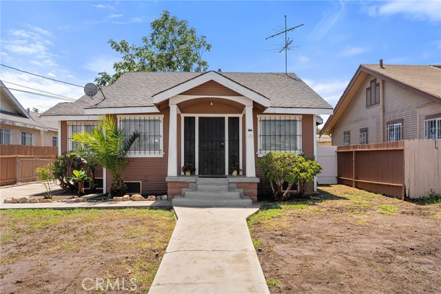 Property photo of 1036 W 107th ST