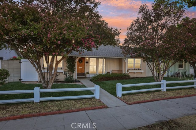 Property photo of 7813 Louise AV