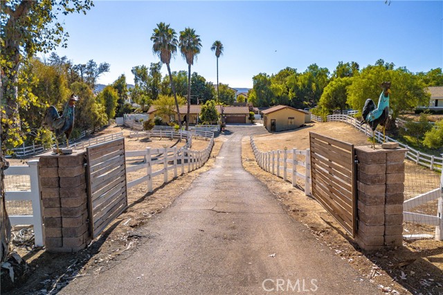 Property photo of 40685 La Colima RD