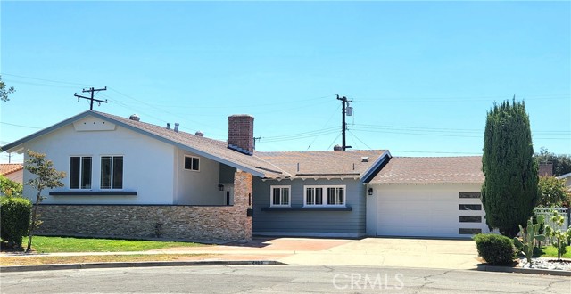 Photo of 2408 E Briarvale Av