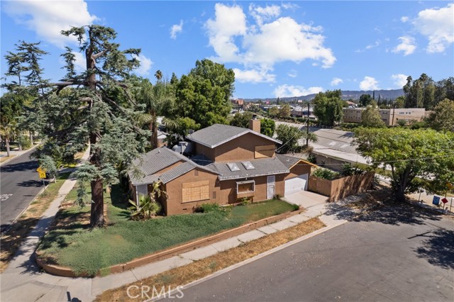 Property photo of 19448 Kittridge ST