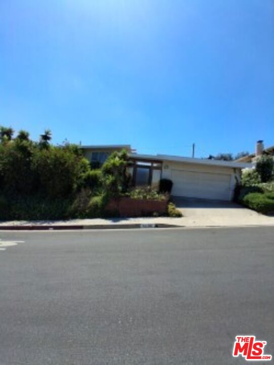 Property photo of 4600 Don Quixote DR