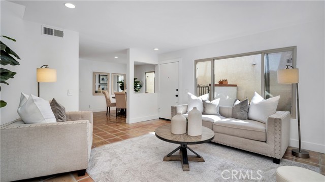 Property photo of 3 Varesa