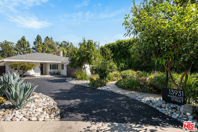 Property photo of 13931 Margate ST