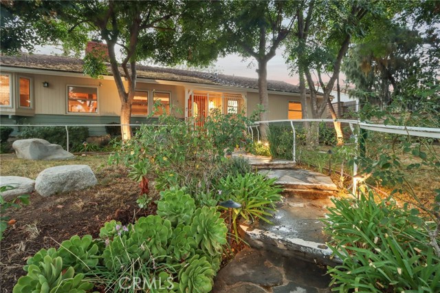 Property photo of 11129 White Oak