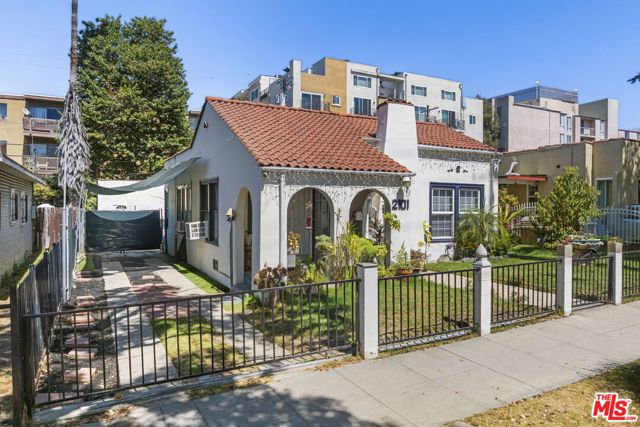 Property photo of 2101 Yosemite DR