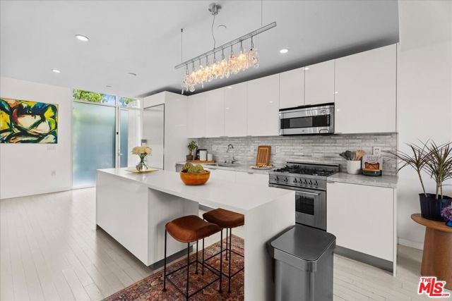 Property photo of 7917 Willoughby AV