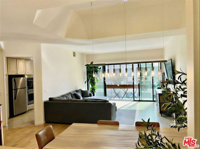 Property photo of 750 S Bundy DR