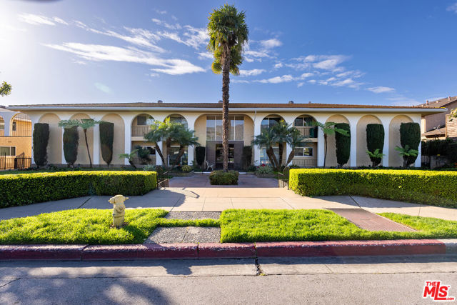 Property photo of 630 W Huntington DR