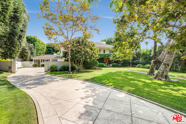 Property photo of 718 N Palm DR