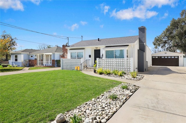 Property photo of 907 N 2nd AV
