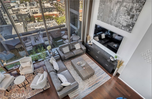 Property photo of 1100 Wilshire BL