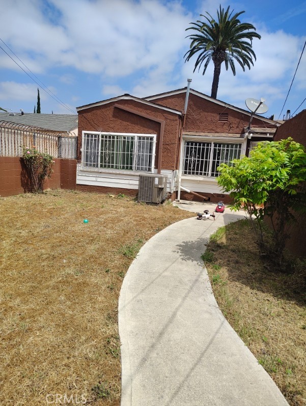 Property photo of 1022 W 101st ST