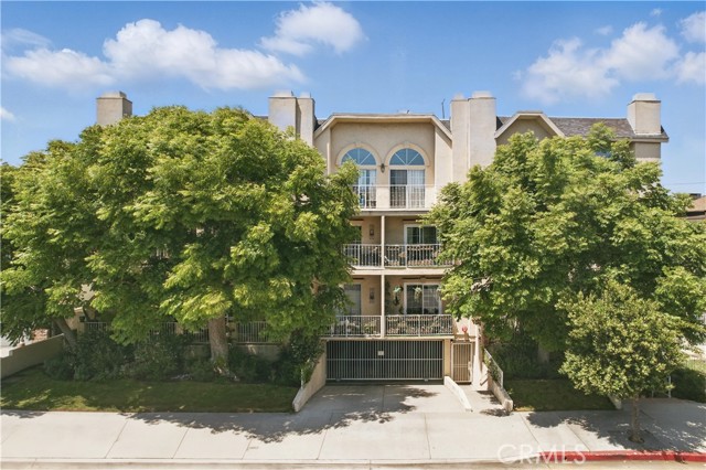 Property photo of 11445 Moorpark ST