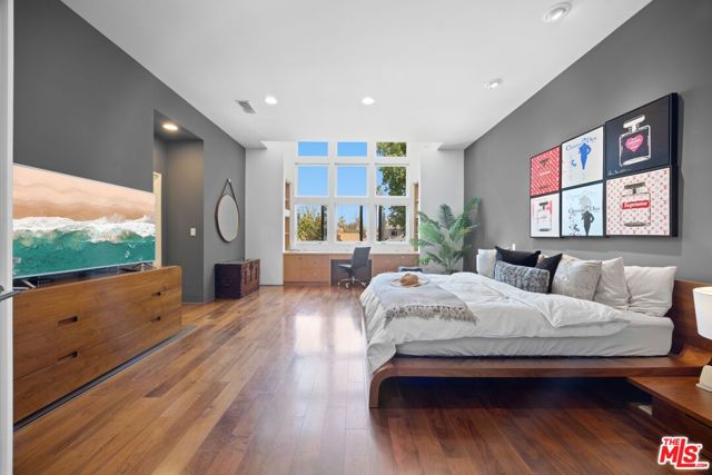 Property photo of 4255 Saint Clair AV