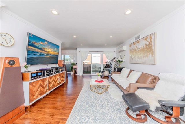 Property photo of 358 S Gramercy PL