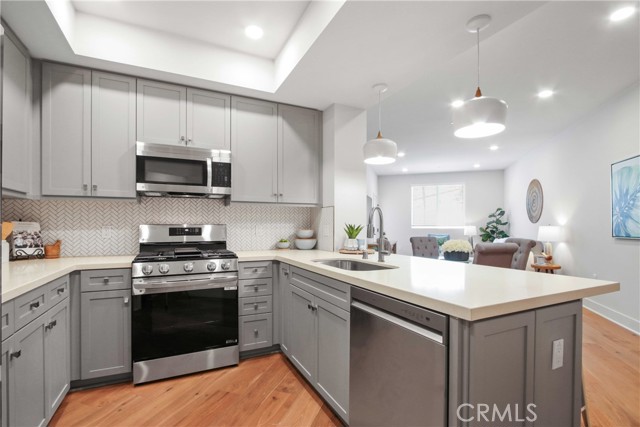 Photo of 927 Deep Valley Dr