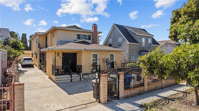 Property photo of 3887 S Van Ness AV