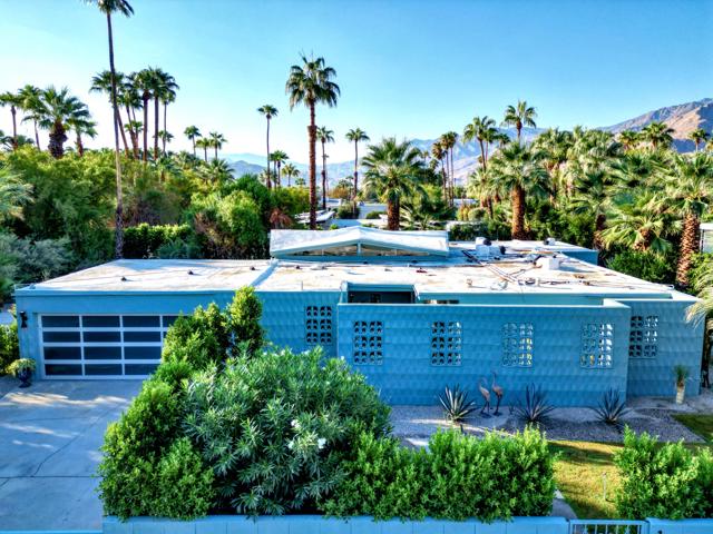 Property photo of 1055 E Granvia Valmonte