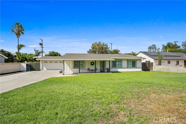 Property photo of 15813 Lonecrest DR
