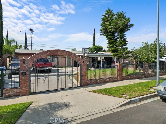 Property photo of 11819 Chivers AV