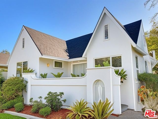 Property photo of 1618 S Burnside AV