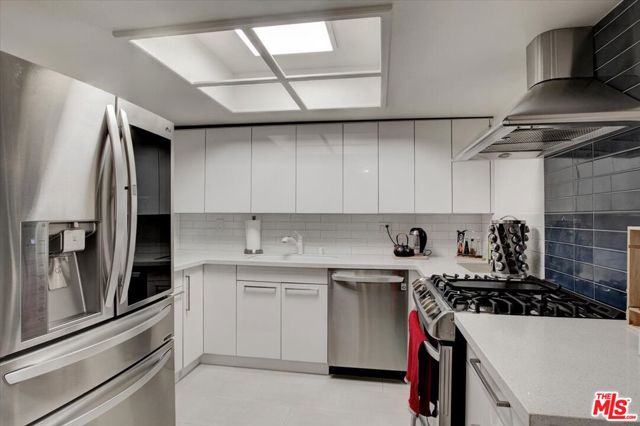 Property photo of 108 W Maple ST