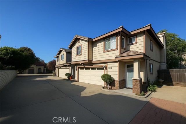 Photo of 819 W Duarte Rd