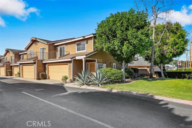 Property photo of 755 N East