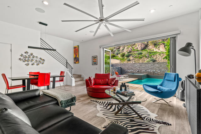 Property photo of 1231 Surrey LN