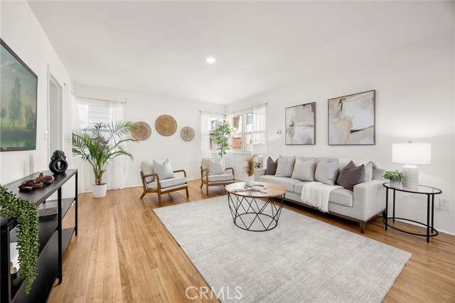 Property photo of 719 S Walnut