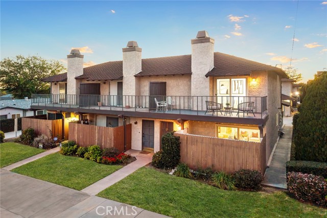 Photo of 105 S Mayflower Ave