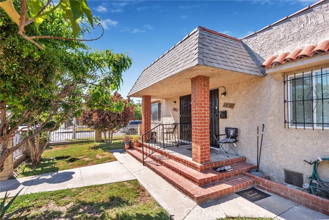 Property photo of 1657 W 67th ST