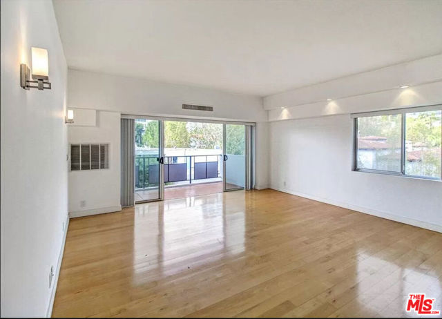 Property photo of 1155 N La Cienega BL