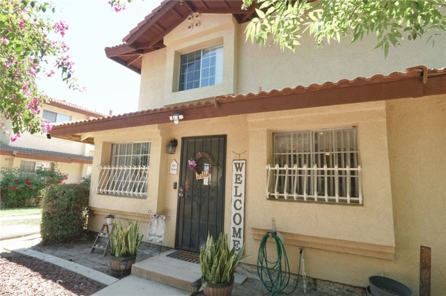 Property photo of 526 W Grand Ave AV