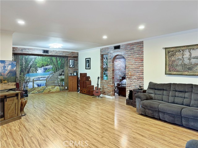 Property photo of 531 N ROSSMORE AV