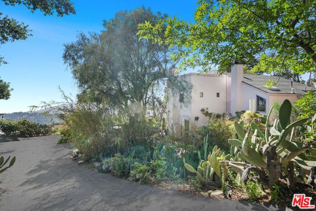 Property photo of 190 Loma Metisse RD
