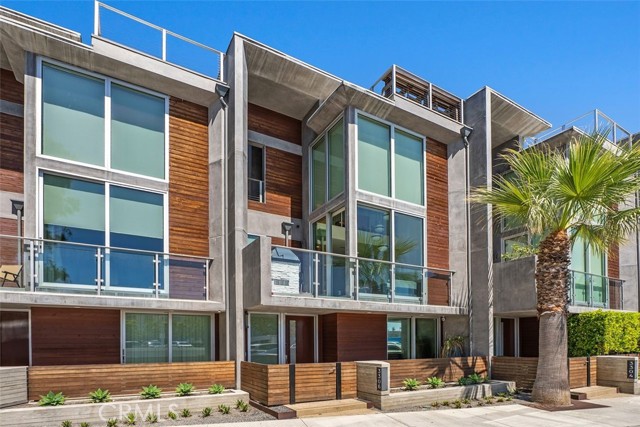 Property photo of 3306 Via Oporto