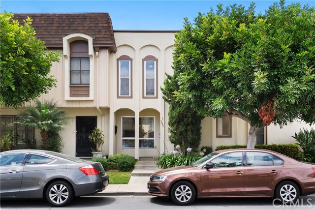 Property photo of 9846 Villa Pacific DR