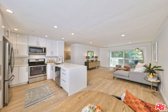 Property photo of 11910 Mayfield AV