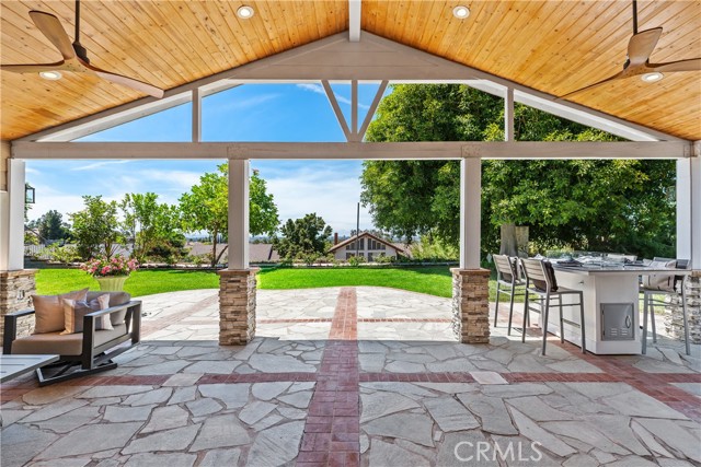 Property photo of 2120 E White Lantern LN