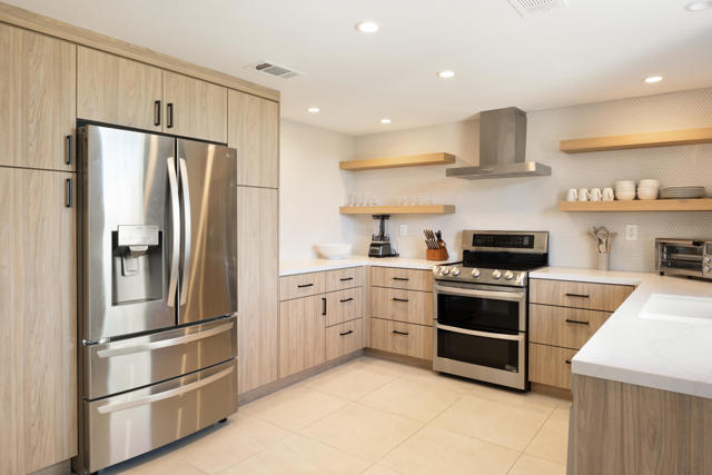 Property photo of 122 Giralda CR