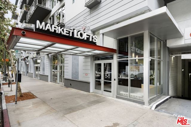 Property photo of 645 W 9th ST