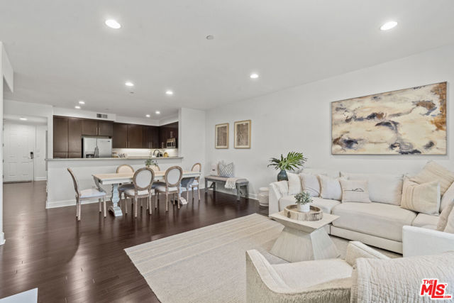 Property photo of 10878 N Bloomfield ST