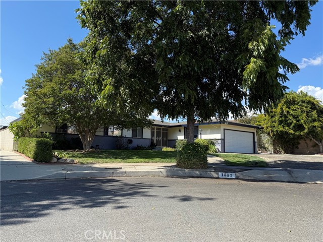 Property photo of 1557 N Beverly