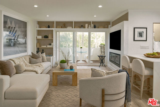 Property photo of 1233 N Laurel AV