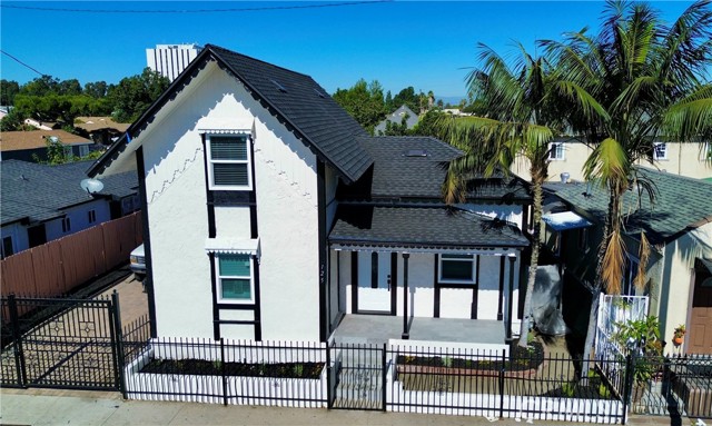 Property photo of 125 E Alondra