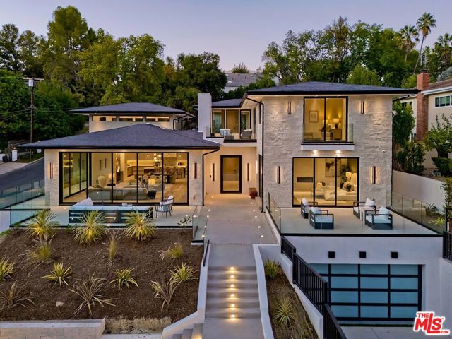 Property photo of 16879 Mooncrest DR