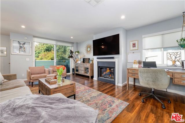 Property photo of 5811 Woodman AV