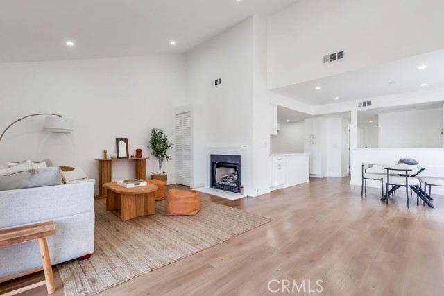 Property photo of 946 W 220th ST